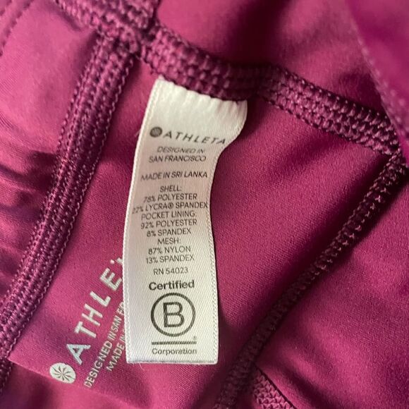 ATHLETA Contender Side Stripe Capri in PowerLift Beach Plum Size Small - Picture 5 of 7